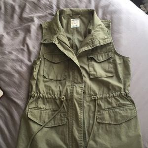 Army vest side medium